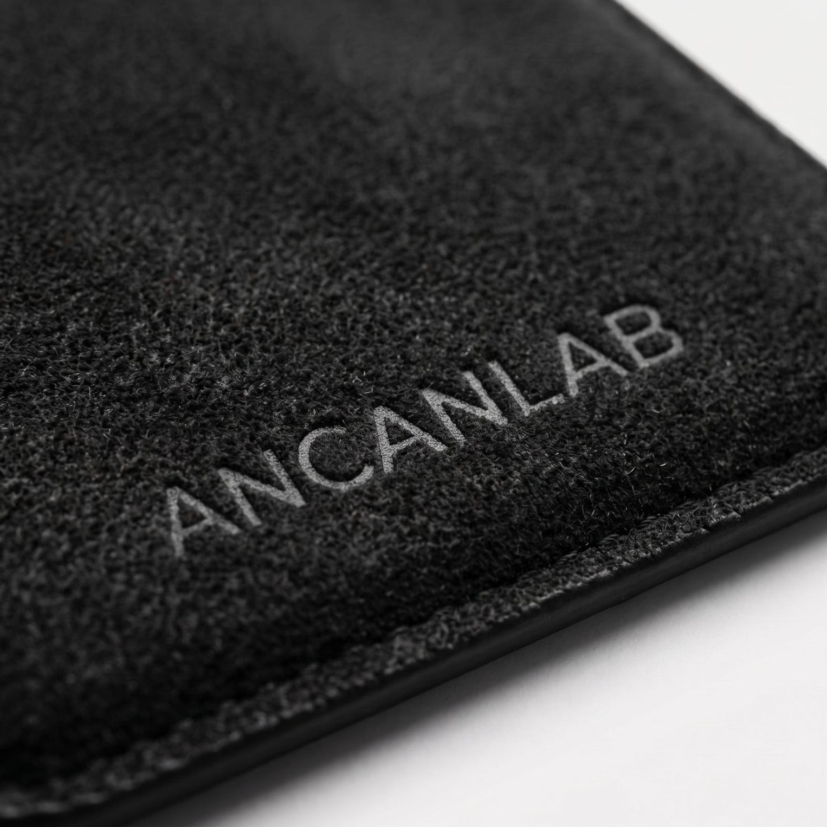 Cartera MagSafe de Alcantara